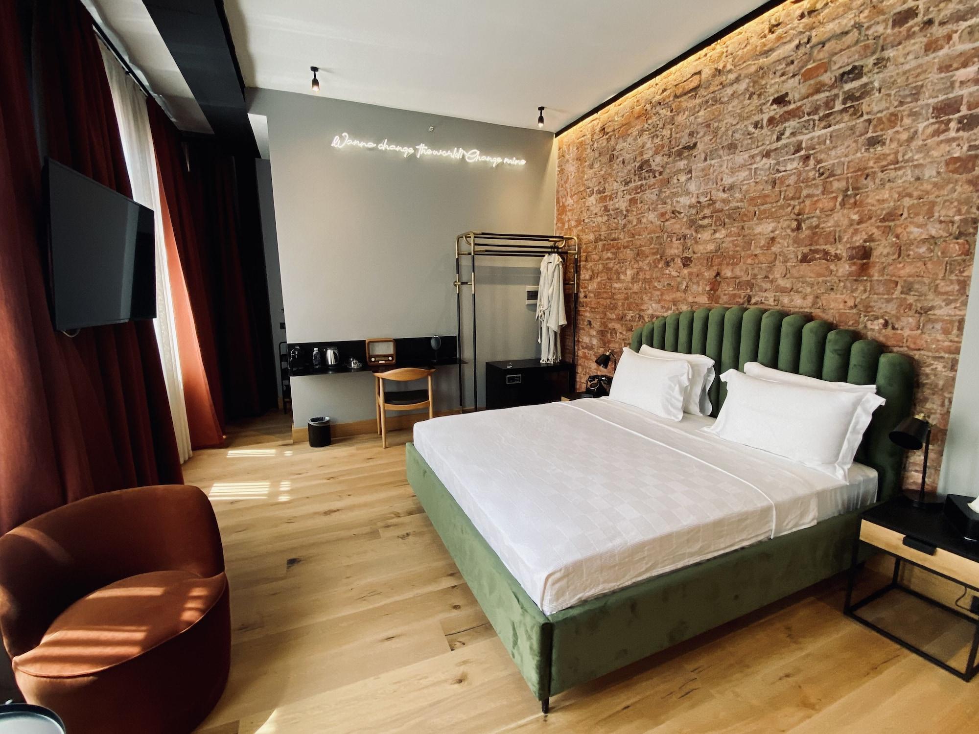 Ruz Hotels Istanbul Exterior photo A room at the hotel