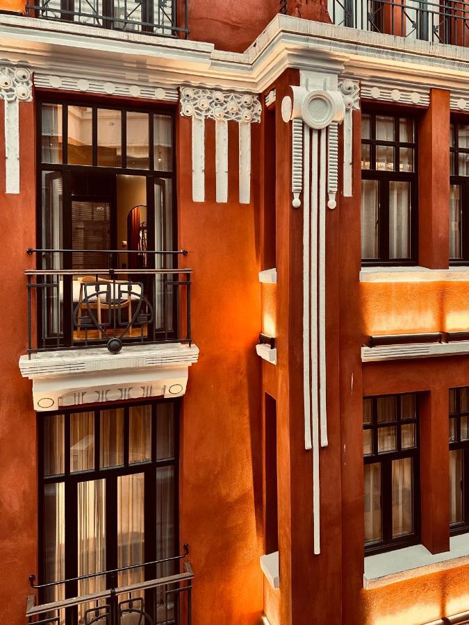 Ruz Hotels Istanbul Exterior photo The windows of the hotel